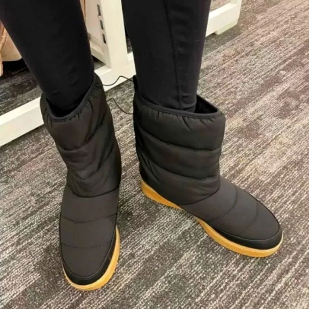 Women's Black Winter Boots sz 11